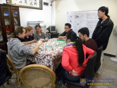 Culture lesson-how to play Chinese Majong.
